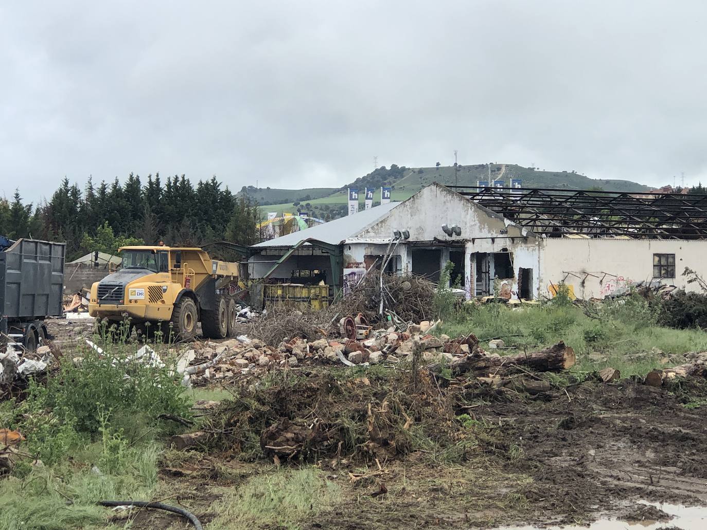 Fotos: Demolición fábrica Smurfit y urbanización parcela sector SE-02 en Arroyo