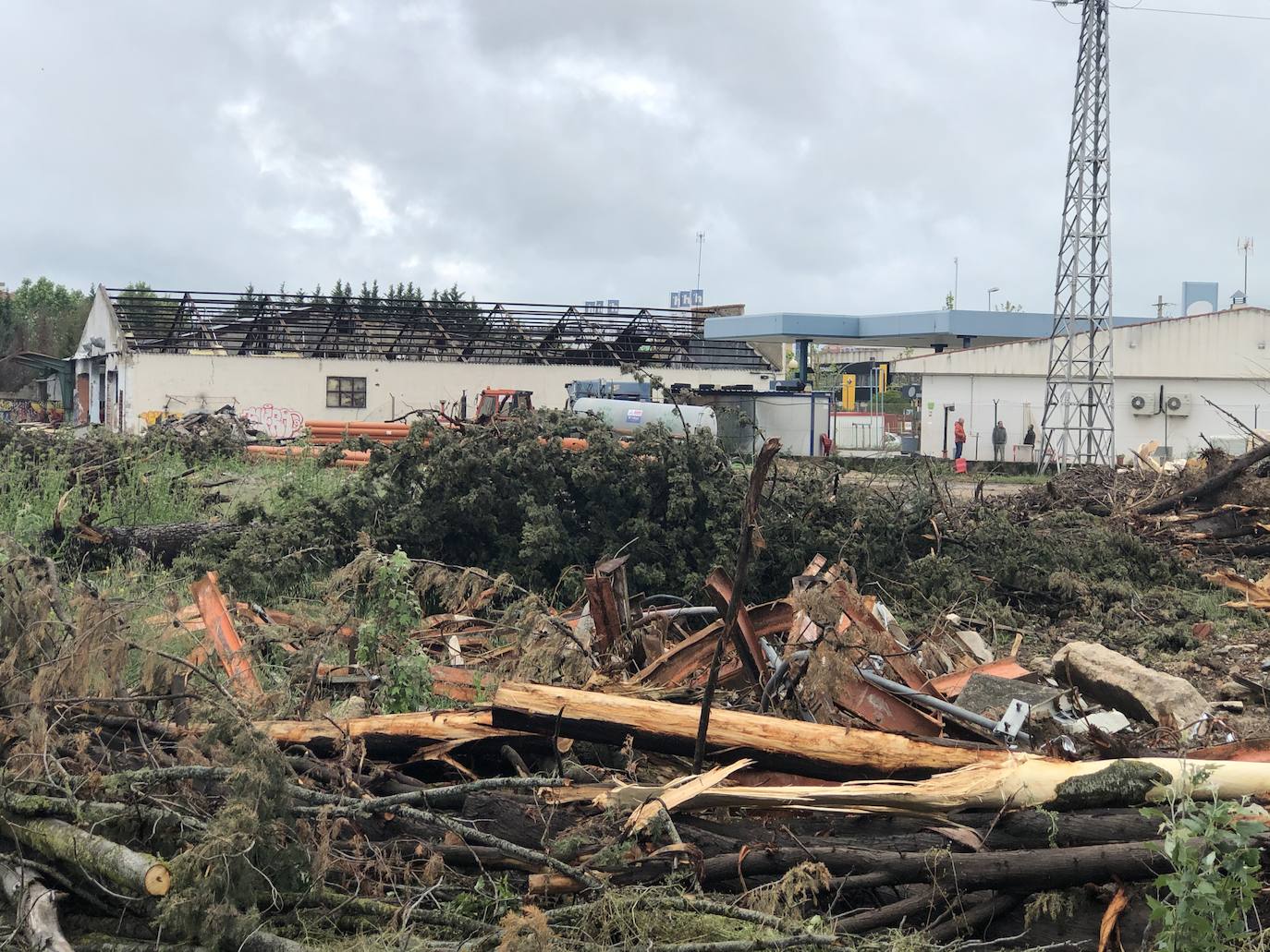 Fotos: Demolición fábrica Smurfit y urbanización parcela sector SE-02 en Arroyo