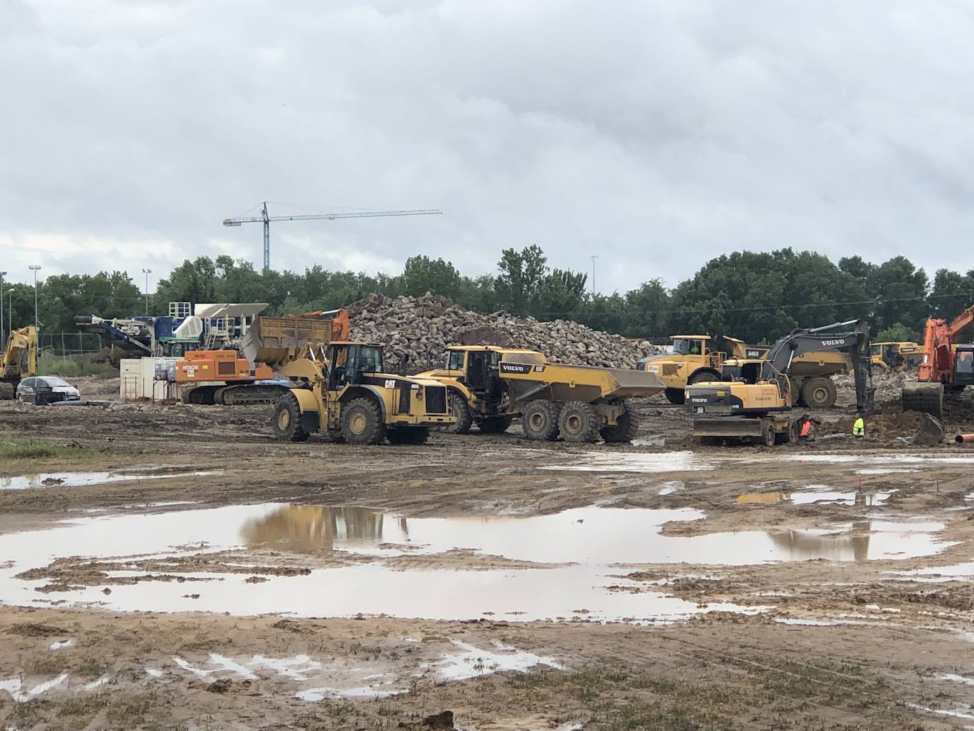 Fotos: Demolición fábrica Smurfit y urbanización parcela sector SE-02 en Arroyo