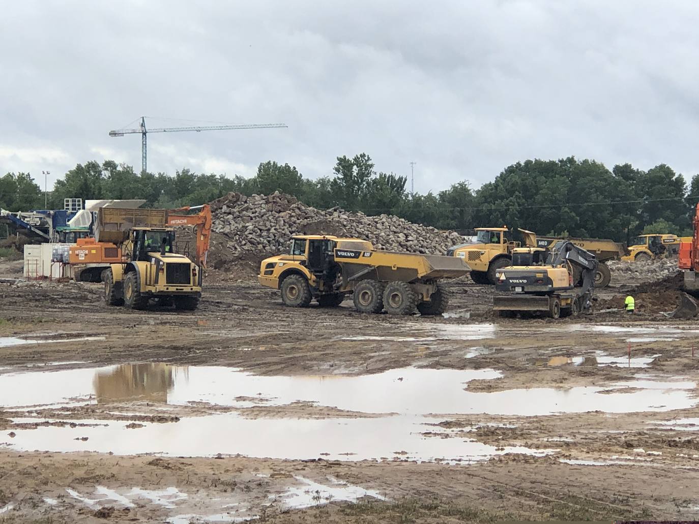 Fotos: Demolición fábrica Smurfit y urbanización parcela sector SE-02 en Arroyo