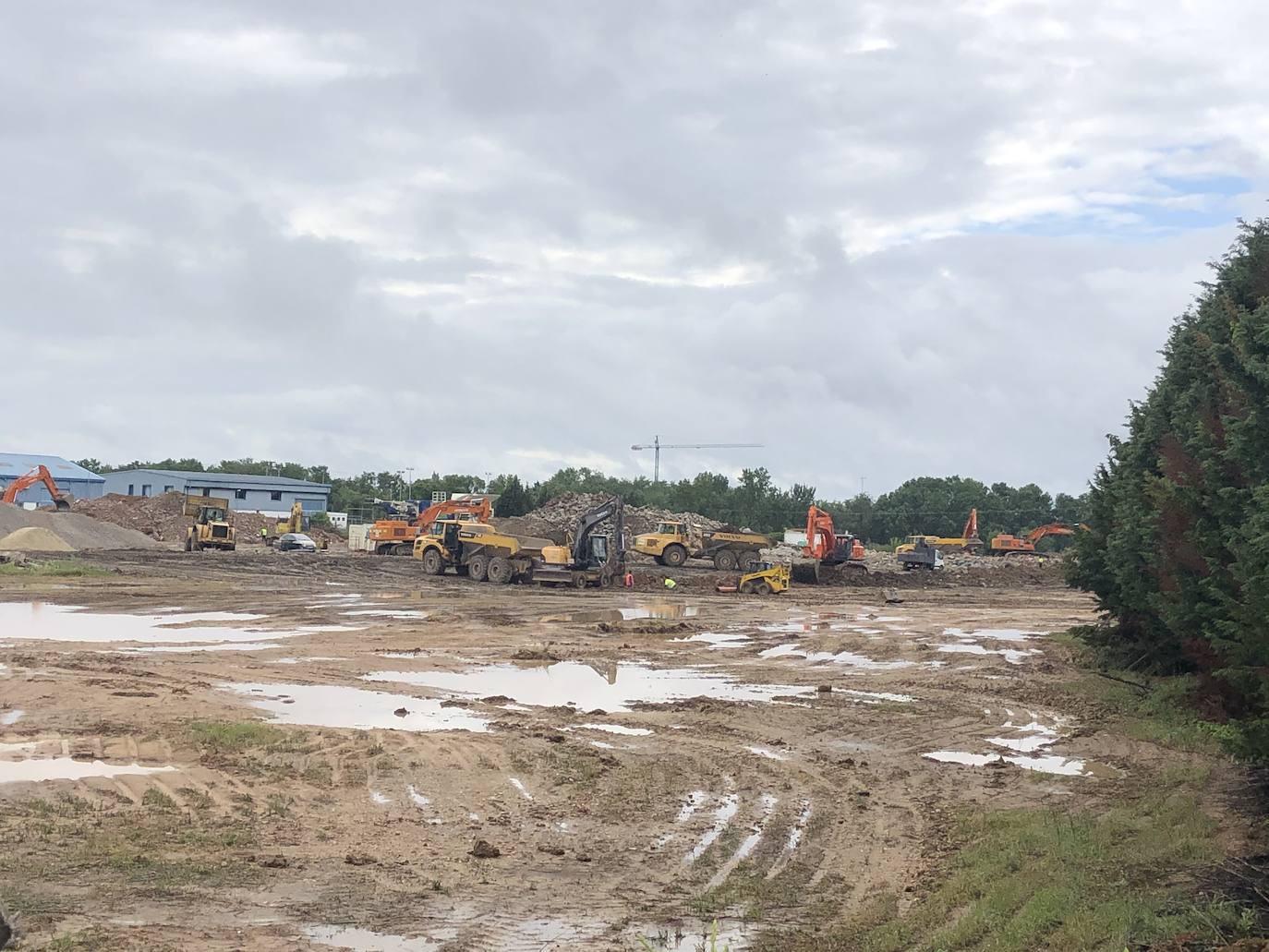 Fotos: Demolición fábrica Smurfit y urbanización parcela sector SE-02 en Arroyo