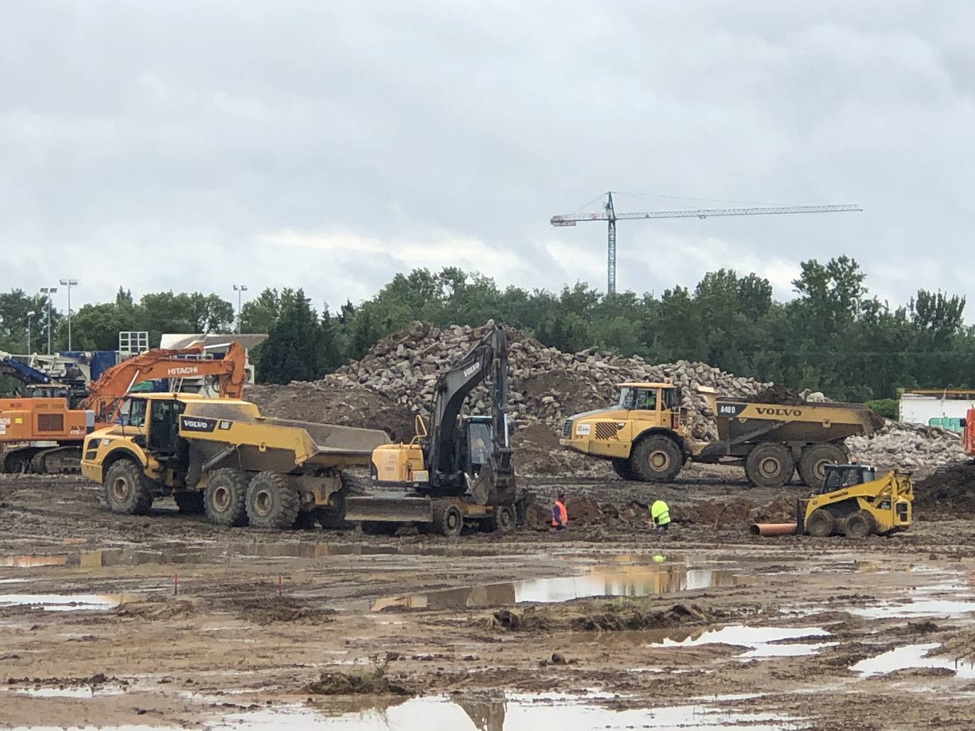 Fotos: Demolición fábrica Smurfit y urbanización parcela sector SE-02 en Arroyo