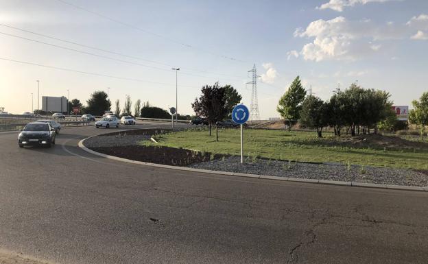 El proyecto inicial prevé la desaparición de los accesos y salidas a la A-62 desde La Flecha en el enlace con RÍO Shopping. 