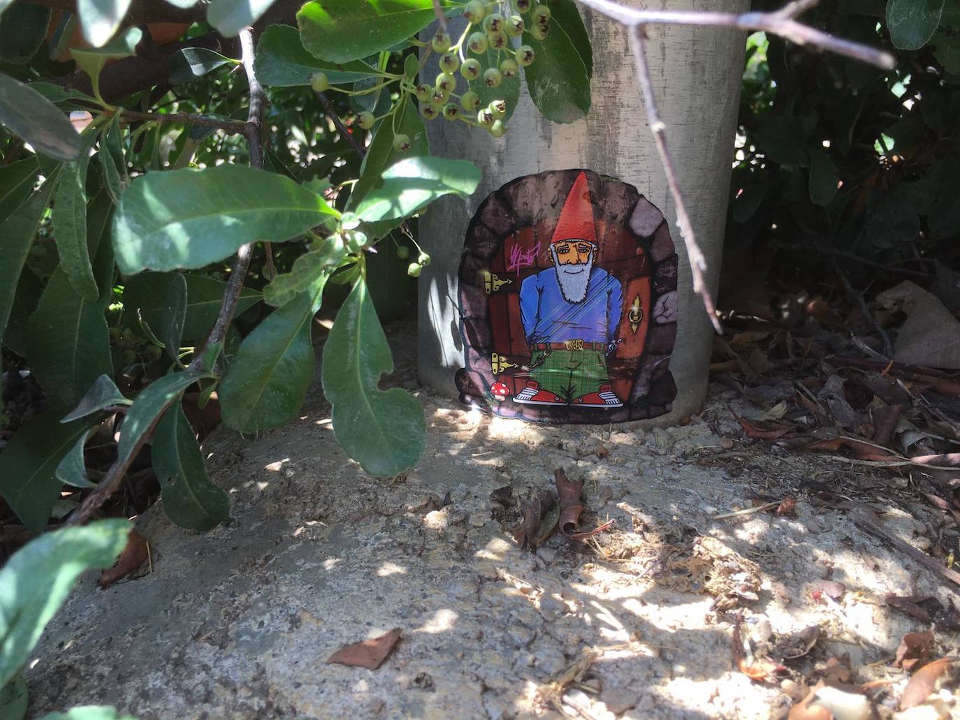 Detalle de uno de los gnomos escondidos por los paseos de Arroyo de la Encomienda. 