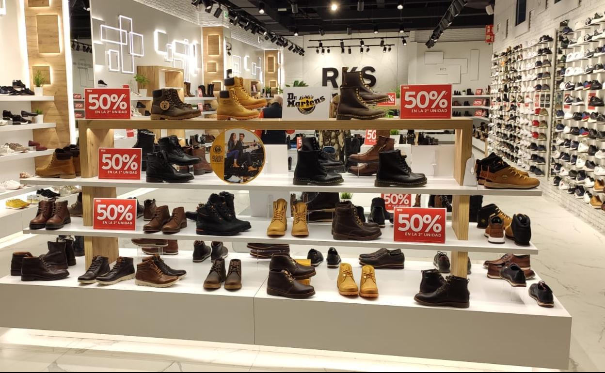 Tienda RKS de calzado en RÍO Shopping de Arroyo de la Encomienda. 