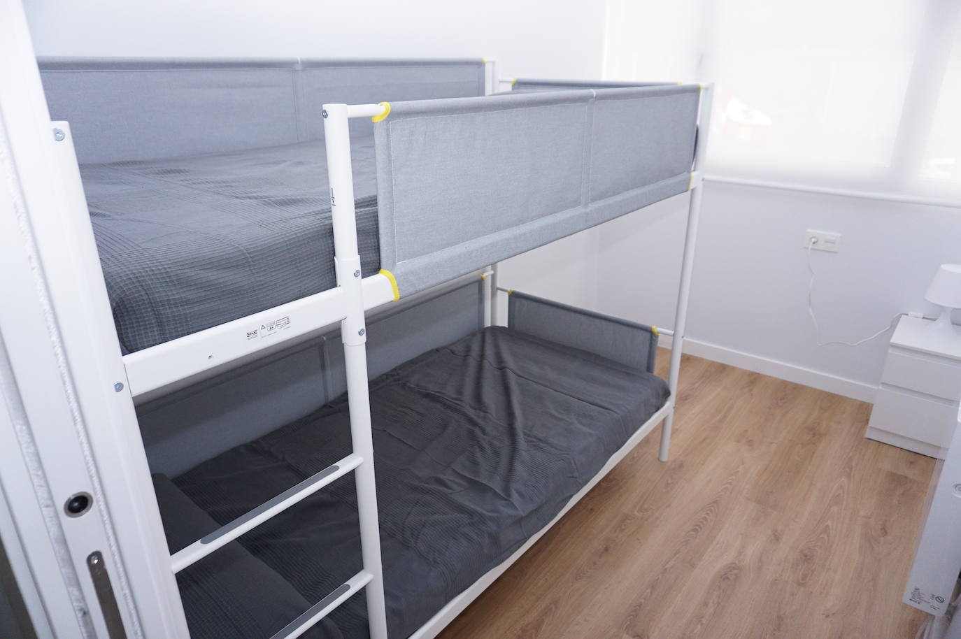 El alcalde de Arroyo, Sarbelio Fernández, dio la bienvenida a los nuevos bomberos del parque de Arroyo y les agradeció su esfuerzo y profesionalidad con los mejores deseos para el desempeño de sus funciones. 