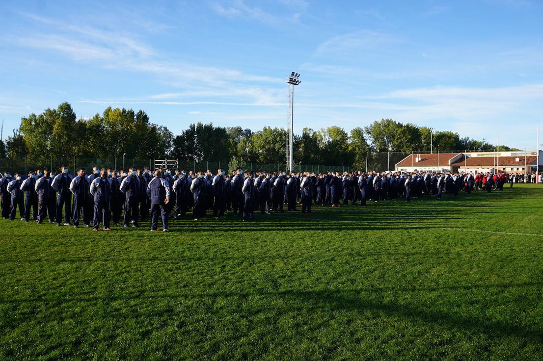 Durante todas las mañanas del pueste festivo se juegan los partidos en los campos de fútbol y rugby de La Vega, en Arroyo de la Encomienda. 