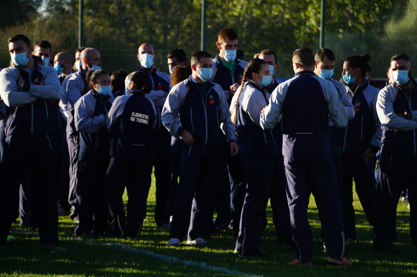 Durante todas las mañanas del pueste festivo se juegan los partidos en los campos de fútbol y rugby de La Vega, en Arroyo de la Encomienda. 