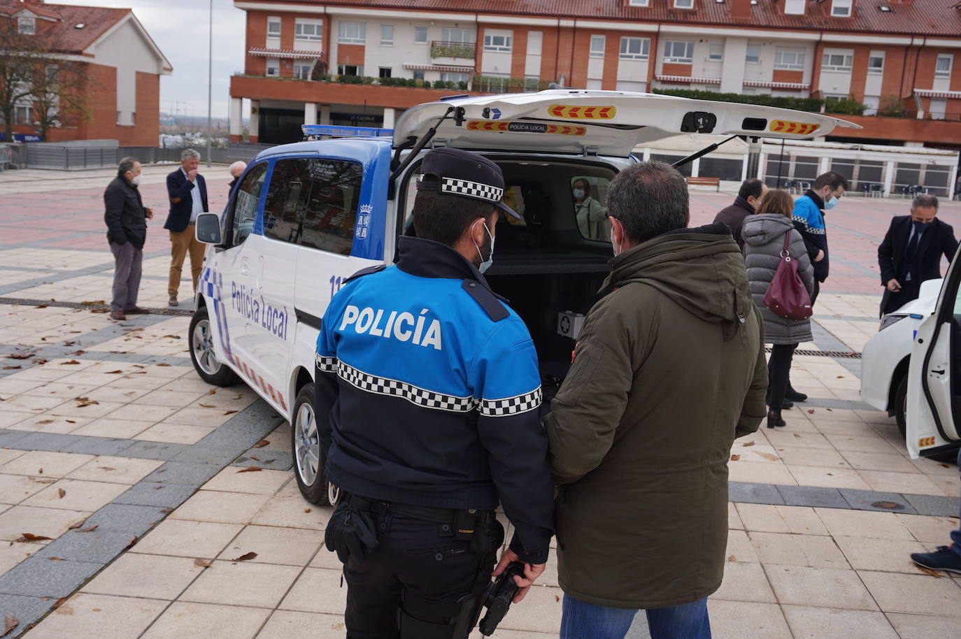 Presentación y entrega de los vehículos de la Policía Local de Arroyo. 