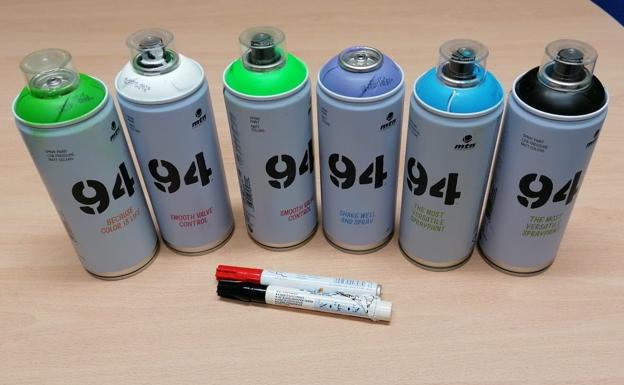 Sprays que portaban los jóvenes identificados y que serán sancionados. 