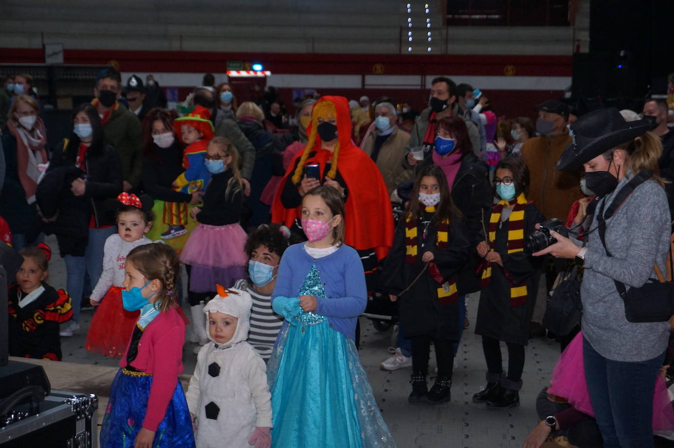 Superhéroes en el concurso de disfraces del carnaval de Arroyo. 