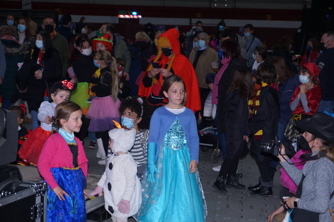 Superhéroes en el concurso de disfraces del carnaval de Arroyo. 