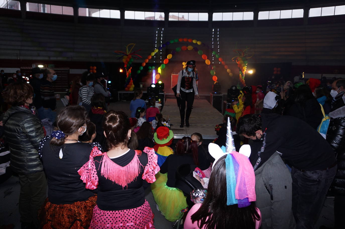 Superhéroes en el concurso de disfraces del carnaval de Arroyo. 