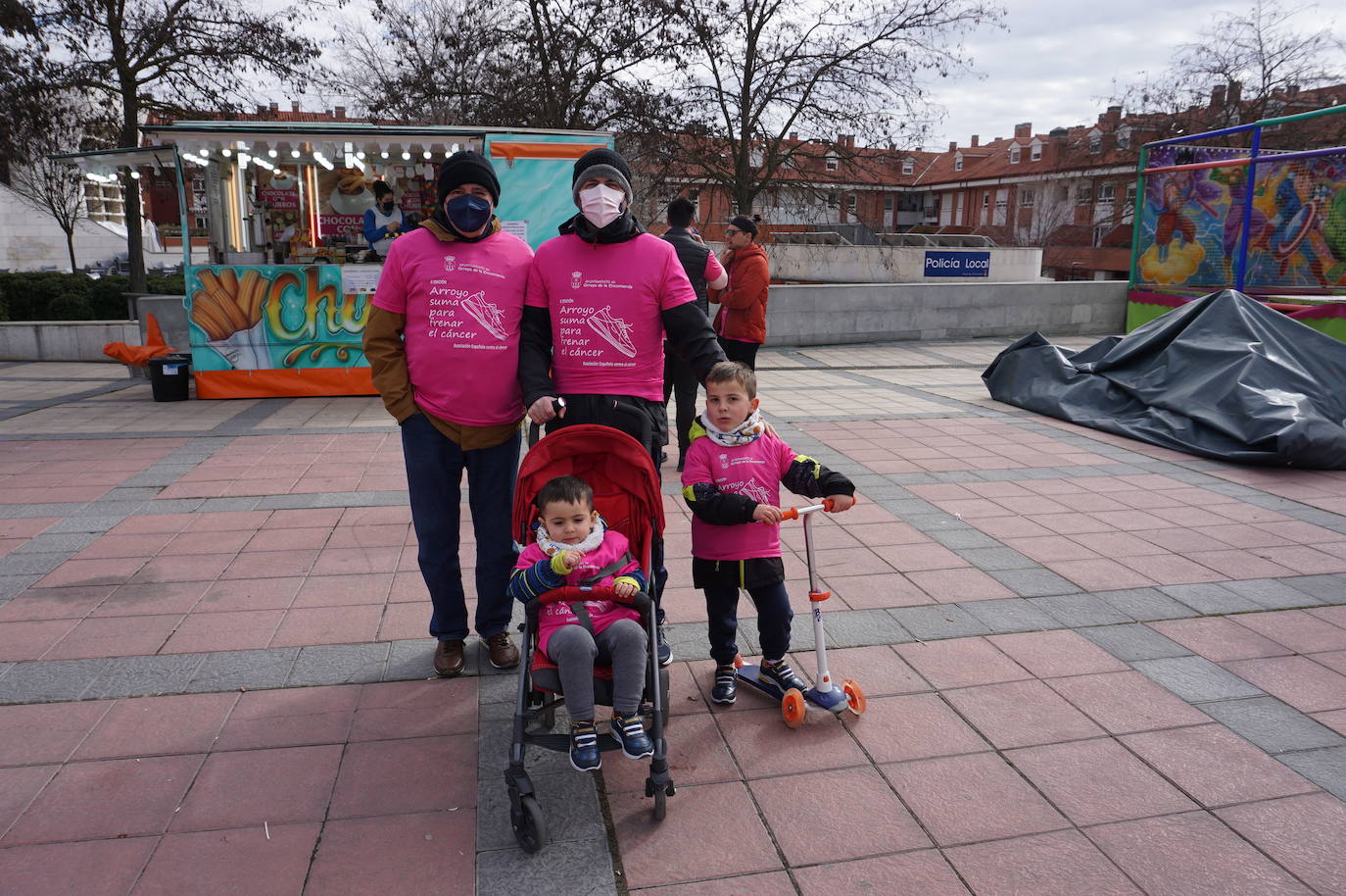 Las camisetas fucsias regaron el recorrido de esta mañana por Arroyo de muestras de solidaridad y empatía en la lucha contra el cáncer. 