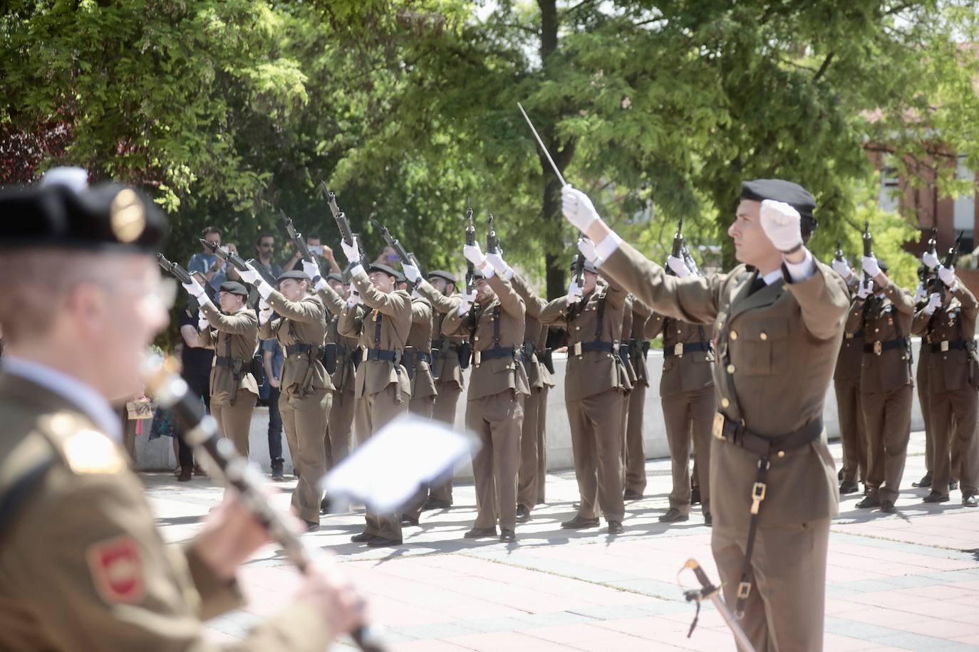 Diferentes momentos de la jura en el municipio. 