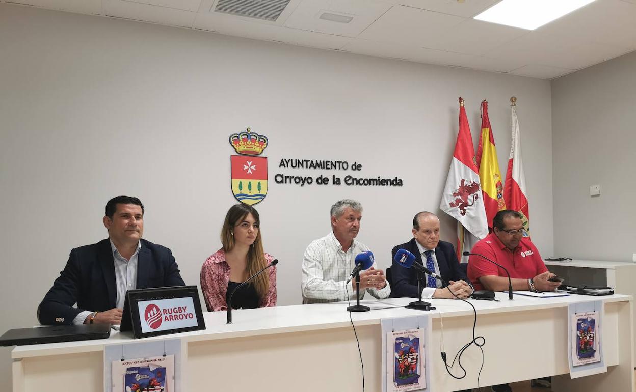 Raúl Martín, Silvana Cebrecos, Sarbelio Fernández, José Antonio Lobato y Víctor Acebes en la presentación 