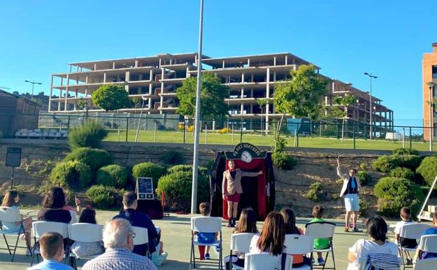 Espectáculo durante las iestas de San Antonio de Padua en 2021 