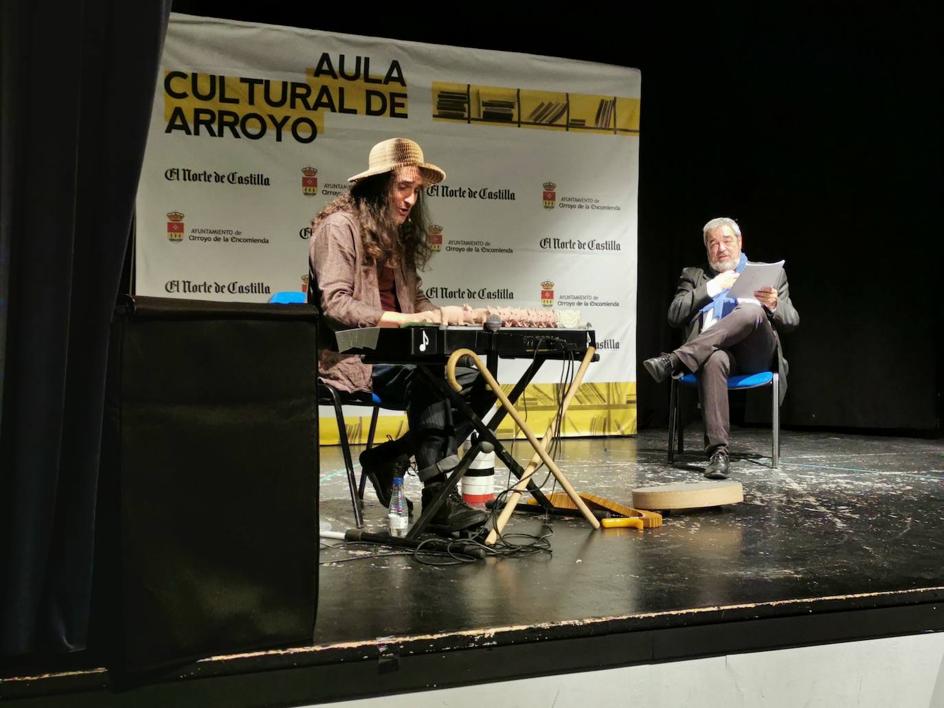 El Capitán Corchea 'afinando' unos cerditos musicales 