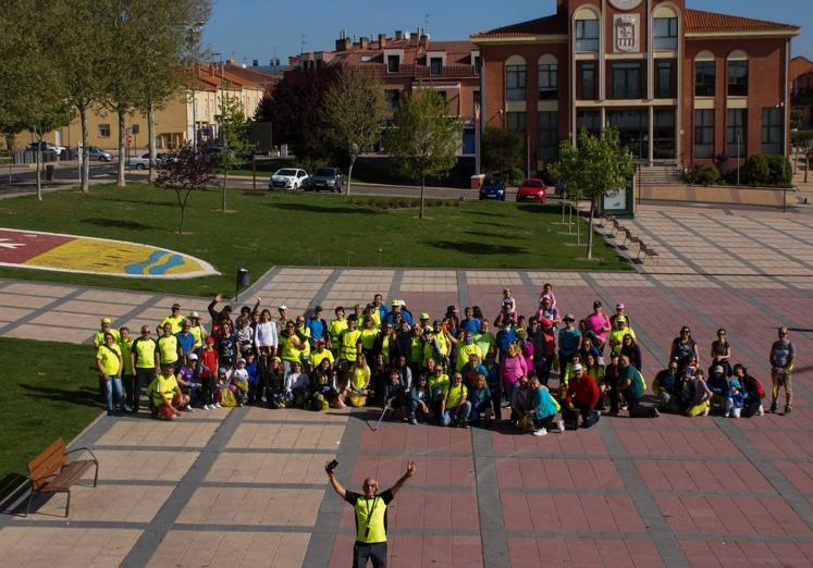 Voluntarios de La Senda de Arroyo durante una de las actividades organizadas