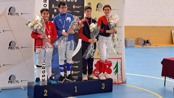 Buen papel de los menores de 15 en el torneo de esgrima de Burgos