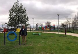 El alcalde, Sarbelio Fernández, visitando las instalaciones del nuevo parque canino