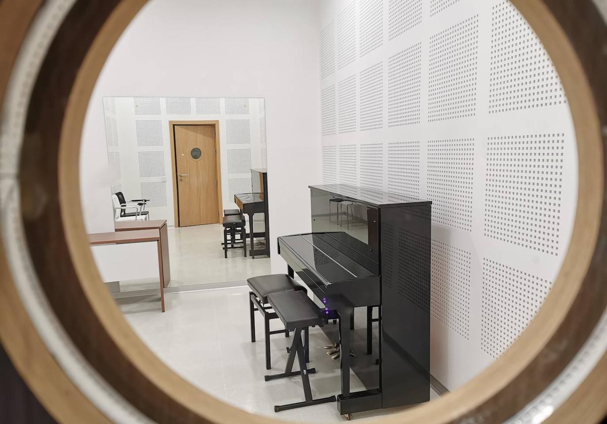 Box de ensayos individuales con piano