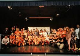 Voluntarios de Protección Civil de Arroyo junto a autoridades y representantes de otras entidades y agrupaciones