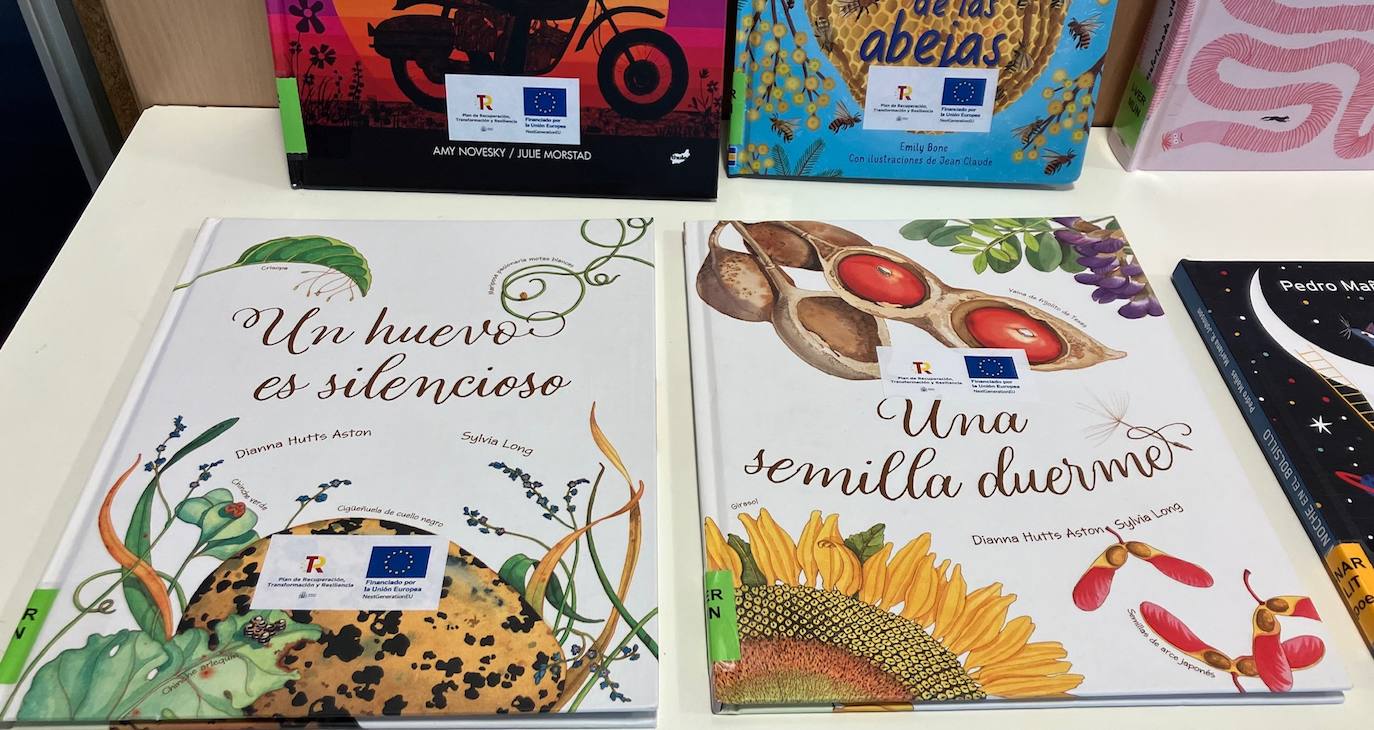 Detalle de algunos de los nuevos libros incorporados al fondo bibliográfico.