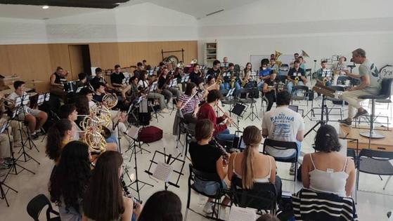 La Banda Sinfónica de Arroyo celebra sus 20 años de historia con un concierto extraordinario