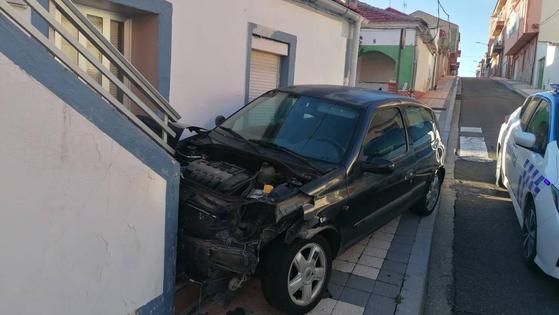 Un aparatoso choque entre dos vehículos en La Flecha deja dos heridos