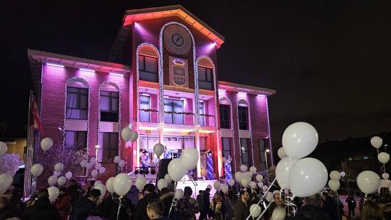 Arroyo despide el 2023 con globos, música y buenos deseos