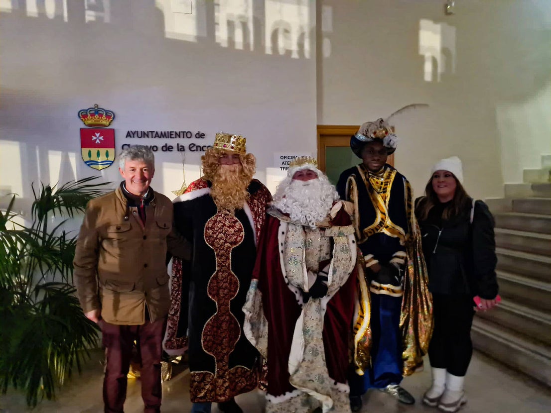 Melchor, Gaspar y Baltasar a su paso por Arroyo de la Encomienda en una gran Cabalgata 