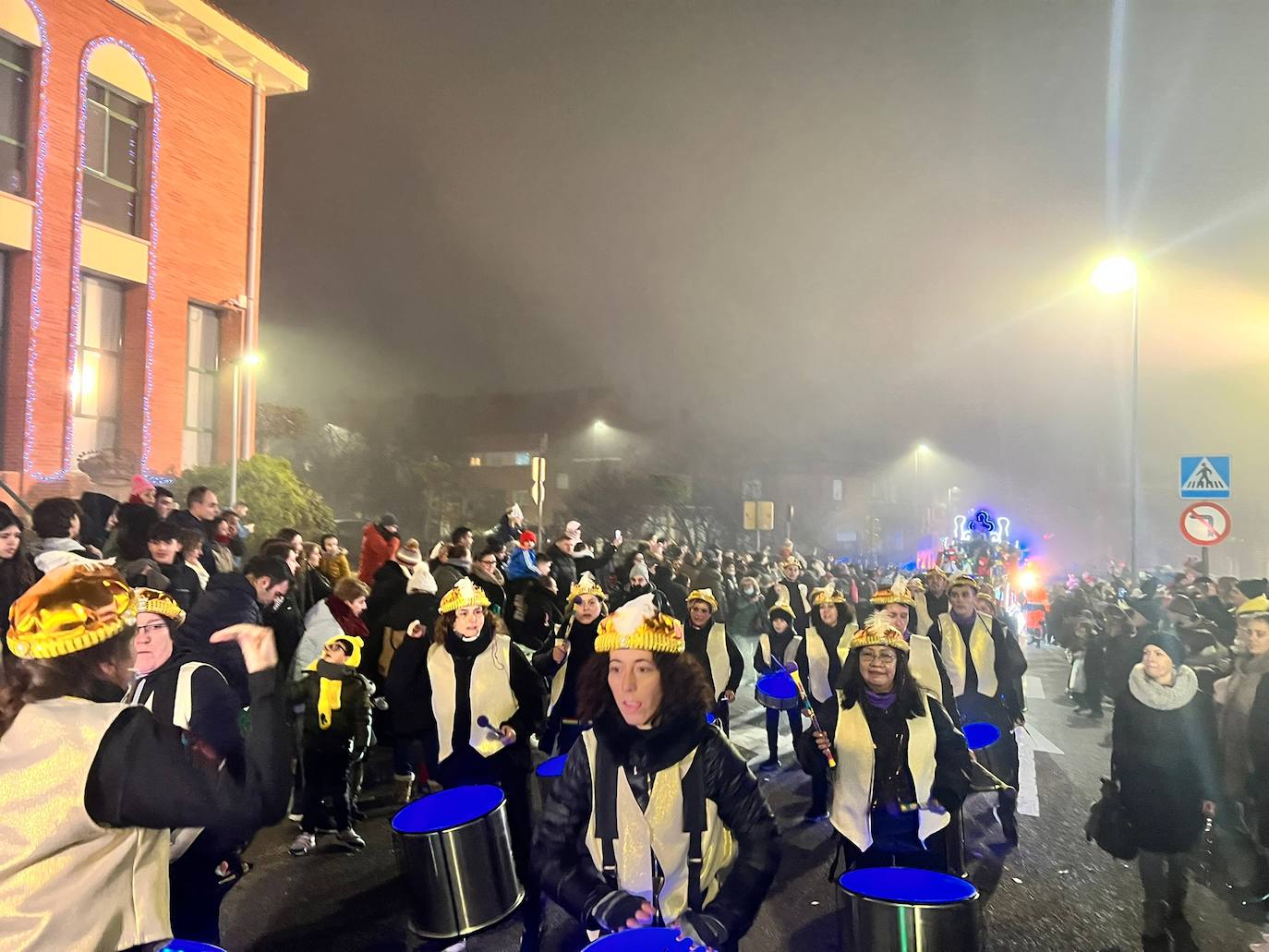 Melchor, Gaspar y Baltasar a su paso por Arroyo de la Encomienda en una gran Cabalgata 