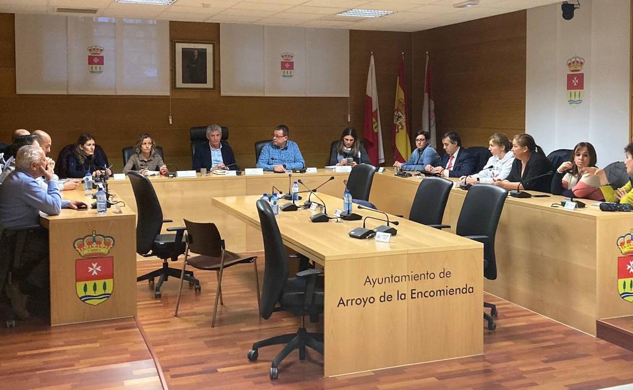 Reunión celebrada en la tarde del miércoles en el salón de plenos del Ayuntamiento 