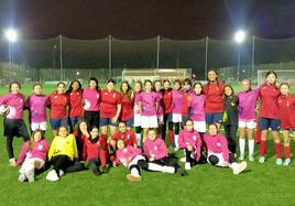 Futbolistas participantes en el encuentro.