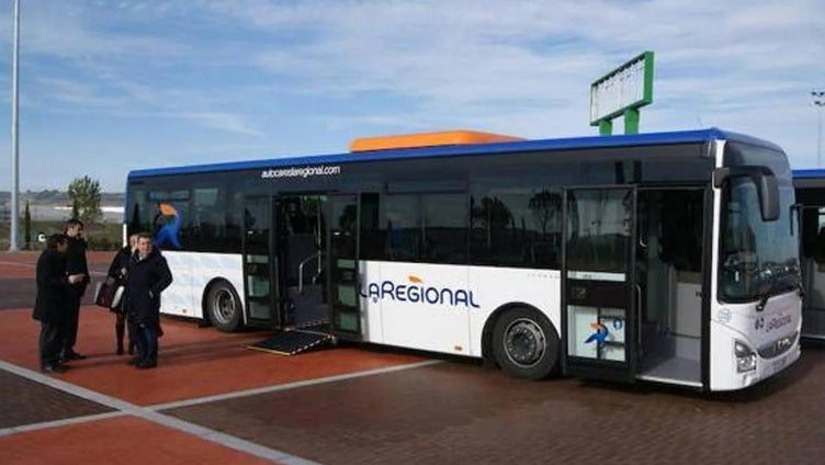 El bus cambia su ruta y paradas por San Antonio