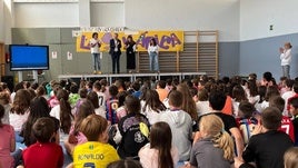 Presentación del cuento escrito por los alumnos del CEIP Elvira Lindo