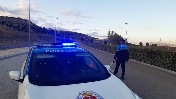 Las intervenciones policiales se multiplican por ocho en la zona de los pisos okupados de Arroyo