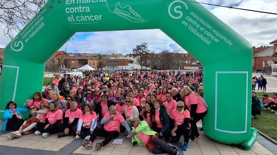 Arroyo se tiñe de rosa contra el cáncer