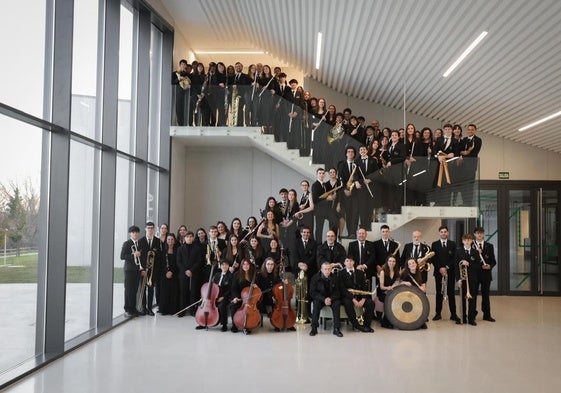 Músicos de la Banda Sinfónica de Arroyo en la Casa de la Música y el Teatro