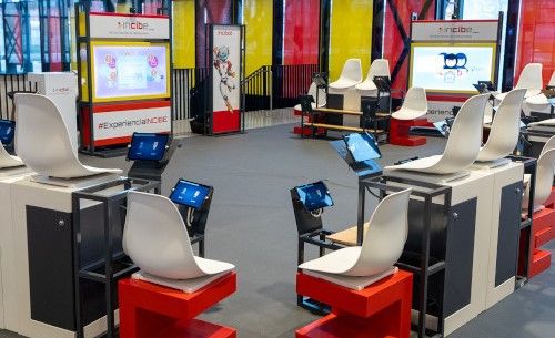 Arroyo acoge una exposición interactiva para fomentar la ciberseguridad