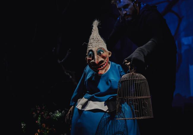 Niños y grandes disfrutarán con este teatro de marionetas y 'La bruja Rechinadientes'