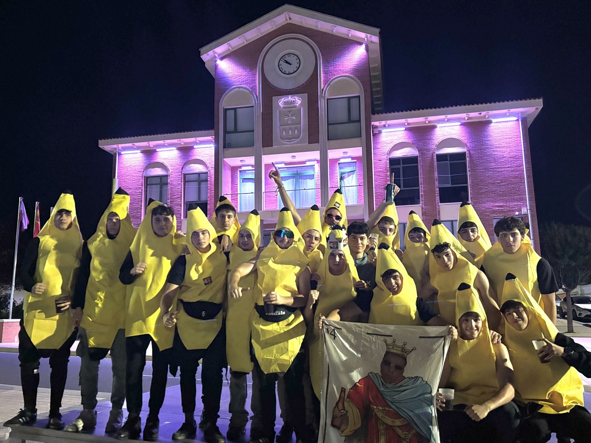 Así transcurrió el desfile de disfraces del Peñas Fest de Arroyo