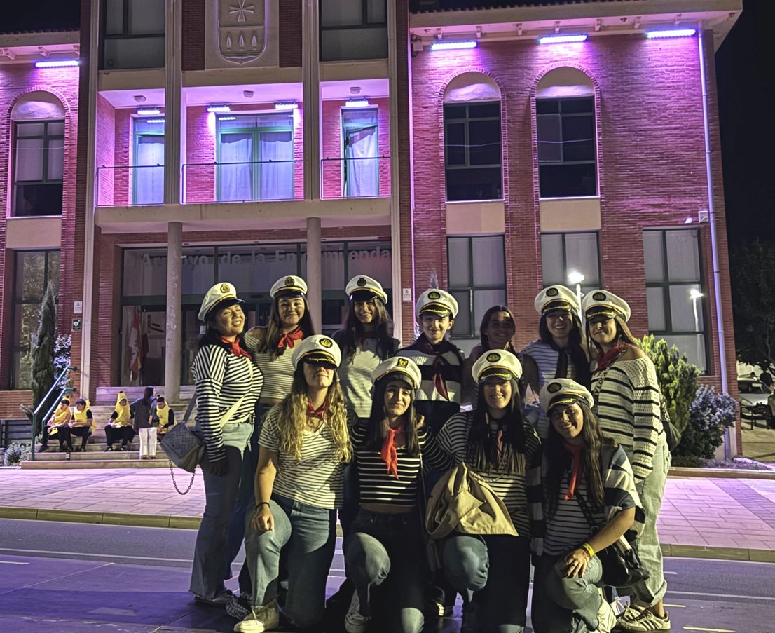Así transcurrió el desfile de disfraces del Peñas Fest de Arroyo
