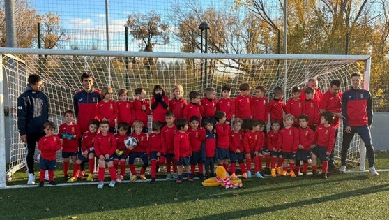 La Escuela de Fútbol del Unión Arroyo inicia la temporada con ilusión y 35 pequeños deportistas