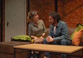 Los actores Marina San José y Javier Pereira durante una de sus actuaciones