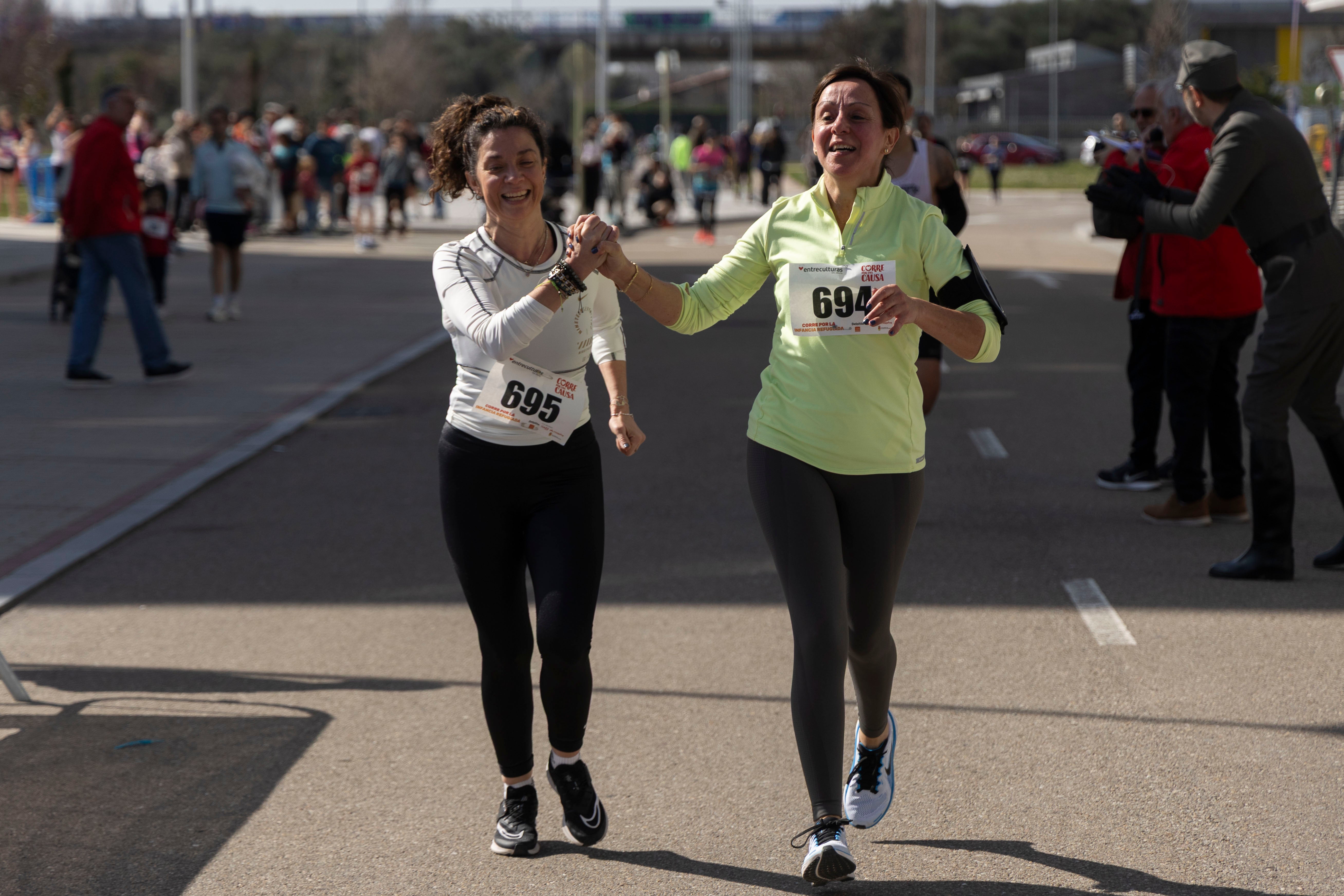 Las imágenes de la carrera entreculturas celebrada en Arroyo de la Encomienda