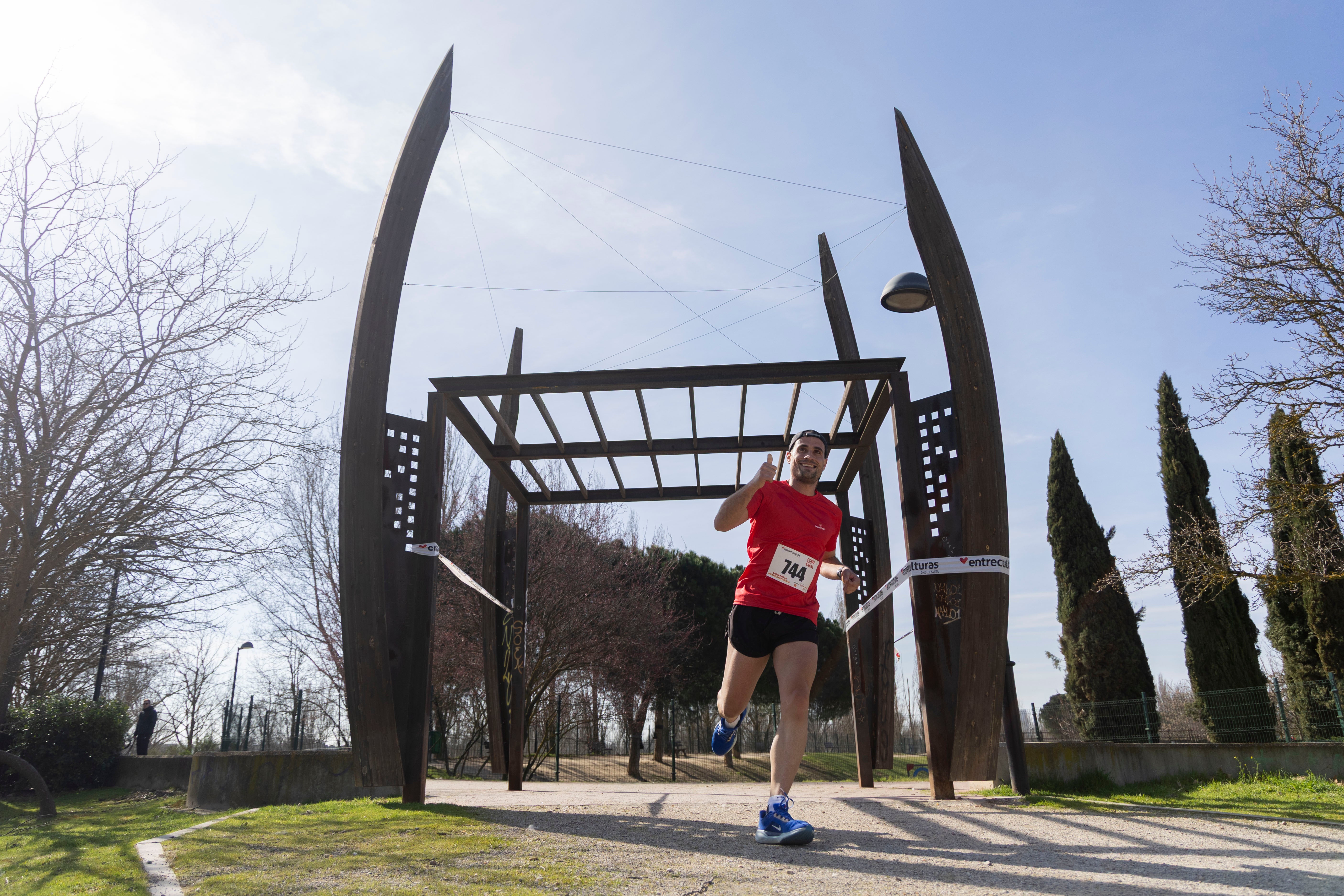 Las imágenes de la carrera entreculturas celebrada en Arroyo de la Encomienda