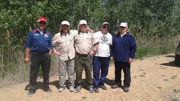 Participantes en la jornada de pesca propuesta por Arrofle. 