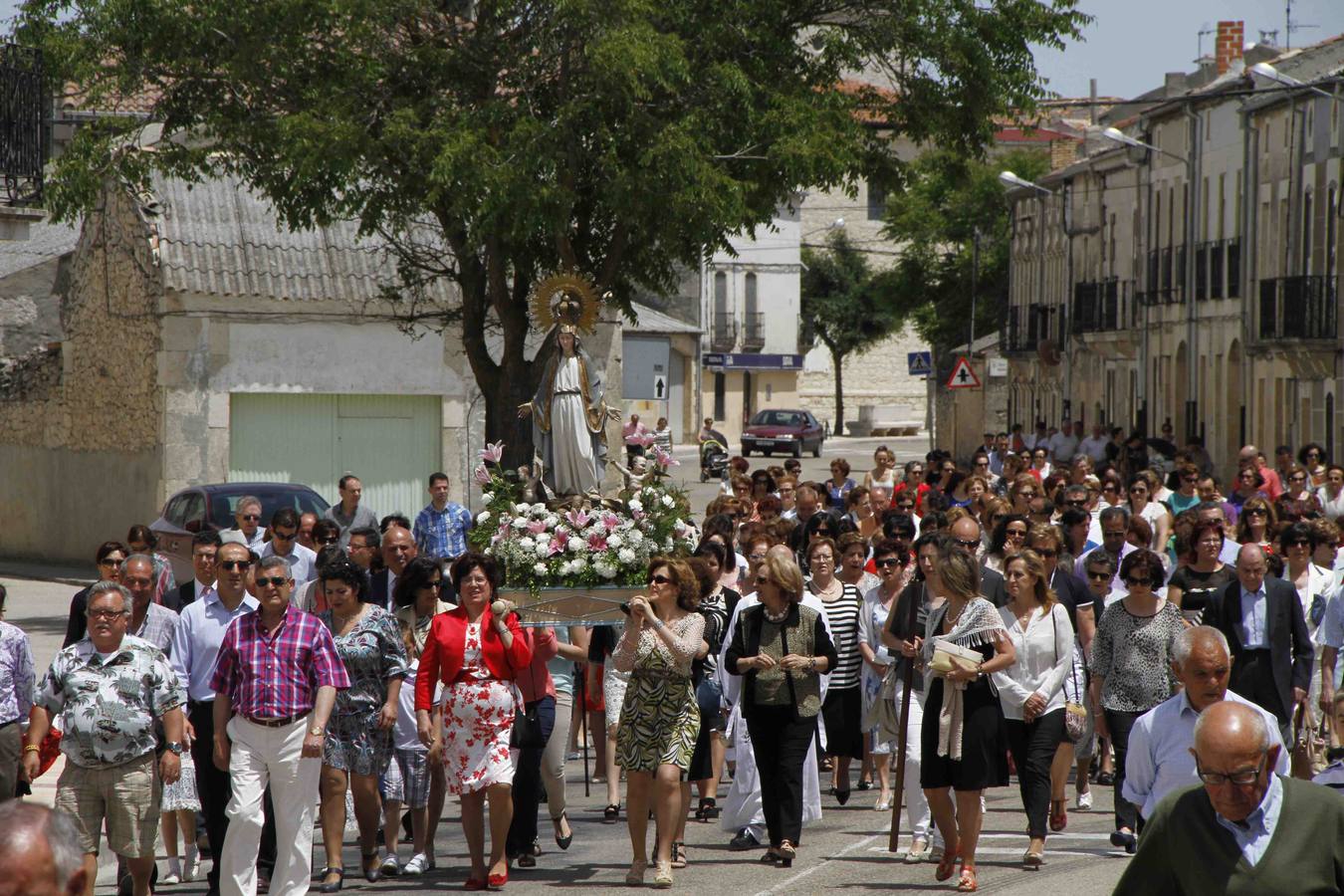 Procesión de la Virgen del Amor Hermoso en Campaspero. Valladolid